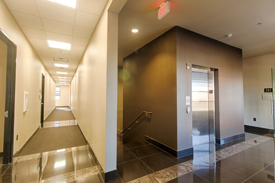 50 S Stephanie St, Henderson, NV à vendre - Photo intérieure – Image 3 sur 17