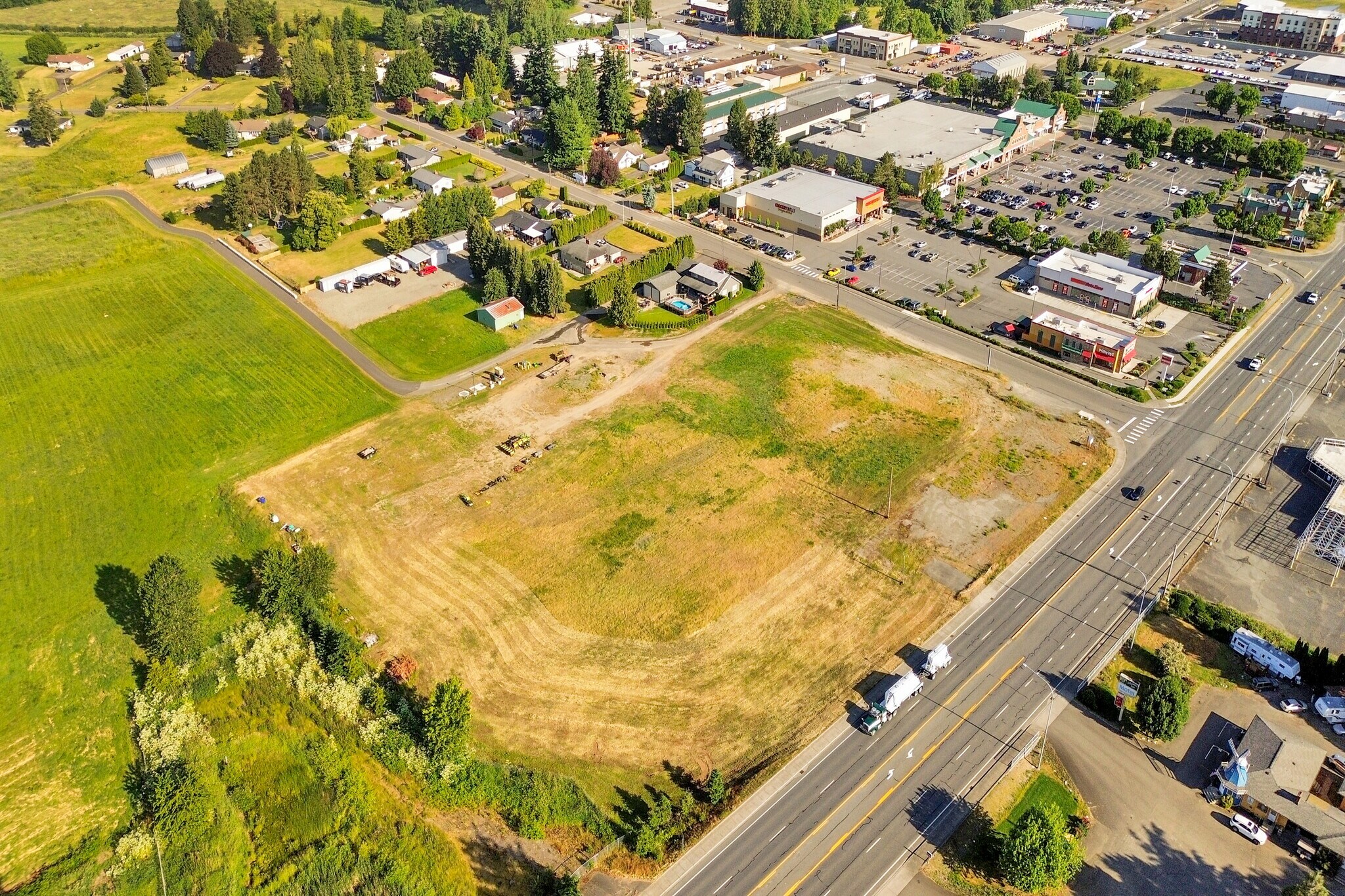 8035 Guide Meridian rd, Lynden, WA à louer Photo principale– Image 1 sur 13
