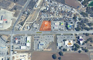 Plus de détails pour 2829 E Main St, Uvalde, TX - Terrain à louer