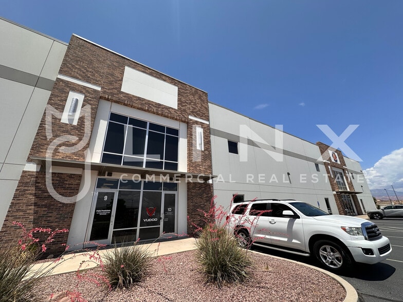 4616 S Beehive Dr, Saint George, UT à louer - Photo de l’immeuble – Image 1 sur 5