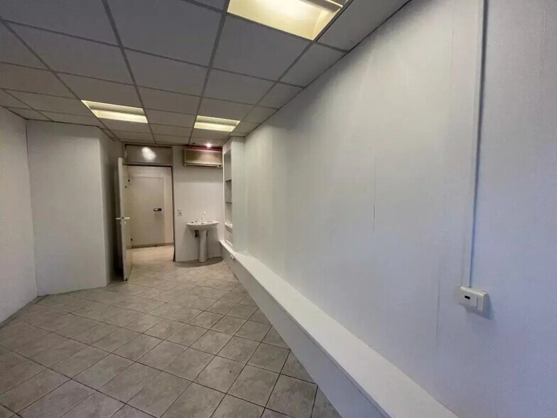 Local commercial dans Antibes à vendre - Photo intérieure – Image 3 sur 8