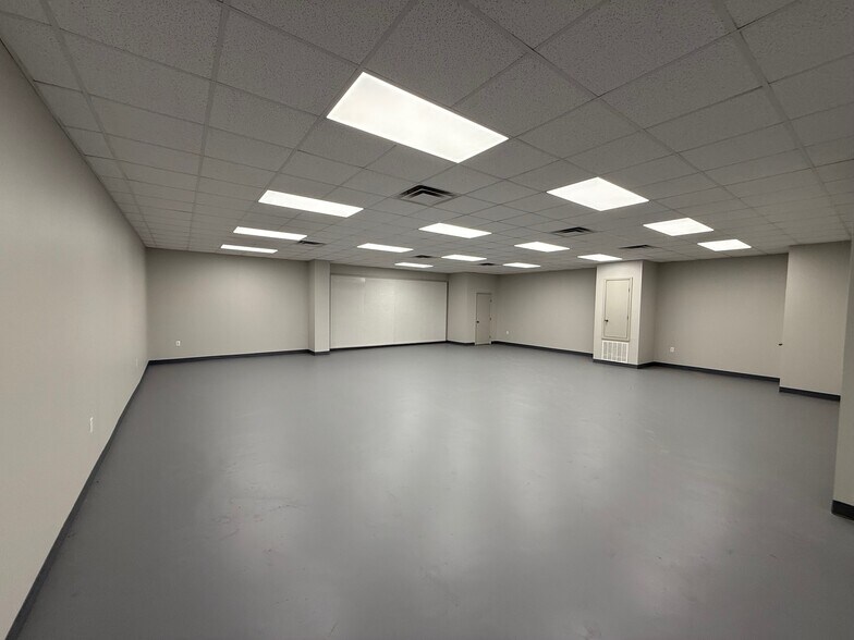 5045 Ambassador Row, Corpus Christi, TX à louer - Photo de l’immeuble – Image 3 sur 8