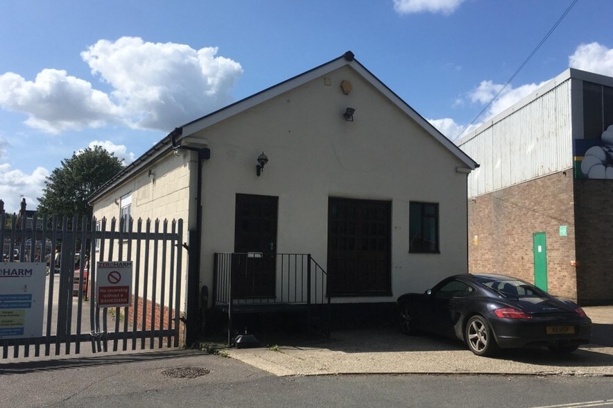 Nightingale Rd, Horsham à louer - Photo principale – Image 2 sur 4