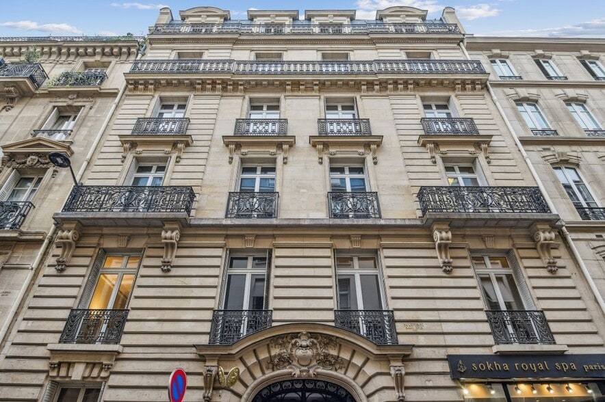 17 Rue De Miromesnil, Paris à louer - Photo de l’immeuble – Image 1 sur 9