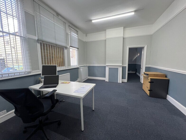 30 Mill St, Bedford à louer - Photo de l’immeuble – Image 2 sur 4