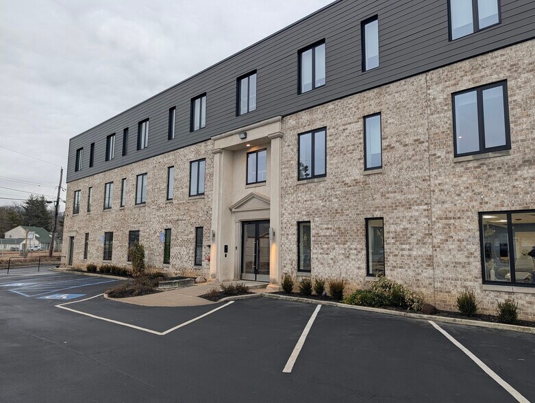 319 N Pottstown Pike, Exton, PA à louer - Photo de l’immeuble – Image 2 sur 5