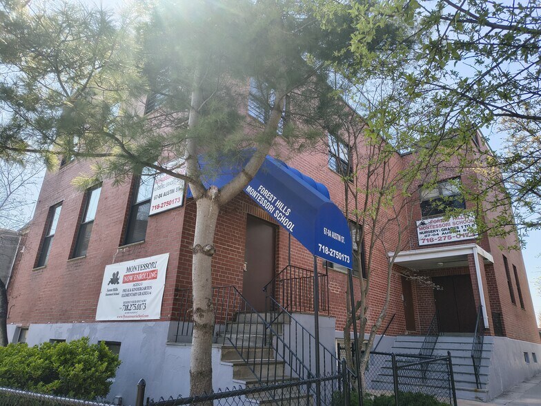 67-04 Austin St, Forest Hills, NY à vendre - Photo principale – Image 1 sur 6