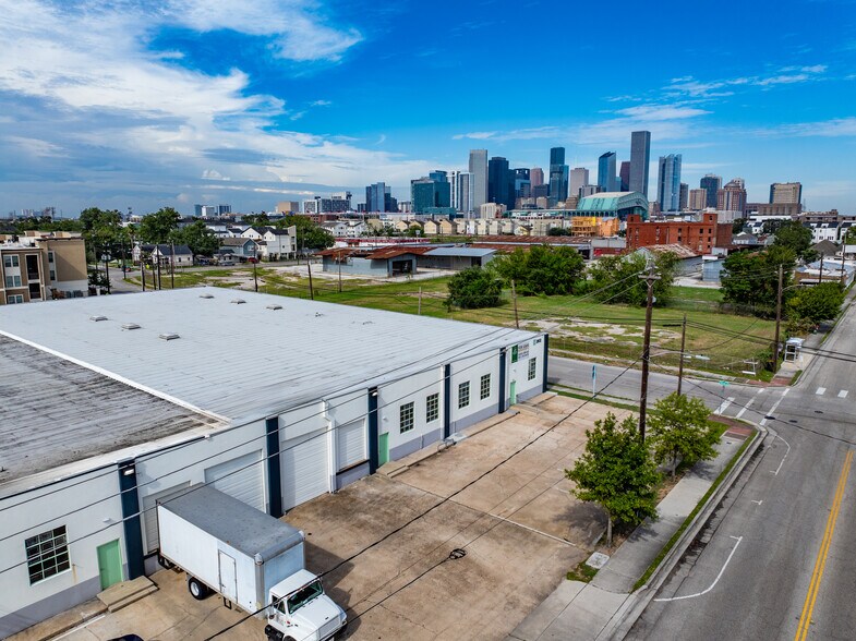 2802 Canal St, Houston, TX à louer - Photo de l’immeuble – Image 3 sur 14