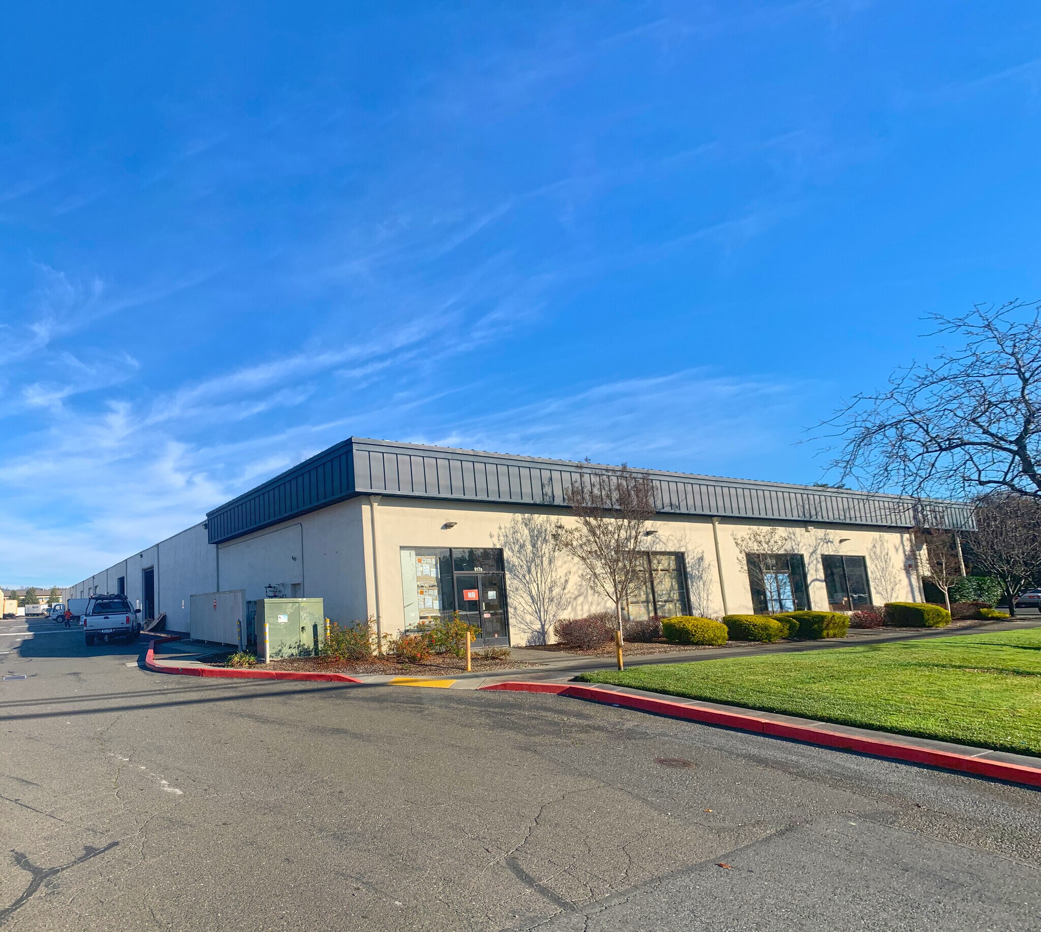 915-921 Piner Rd, Santa Rosa, CA à louer Photo principale– Image 1 sur 3
