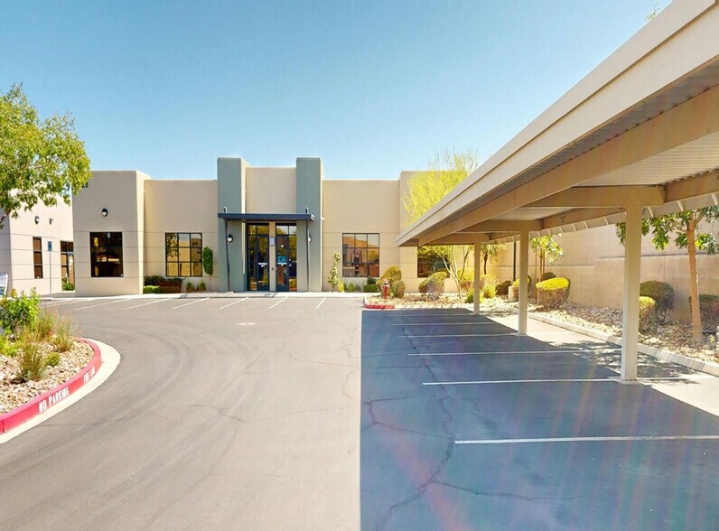 8728 Spanish Ridge Ave, Las Vegas, NV à vendre - Photo de l’immeuble – Image 3 sur 3