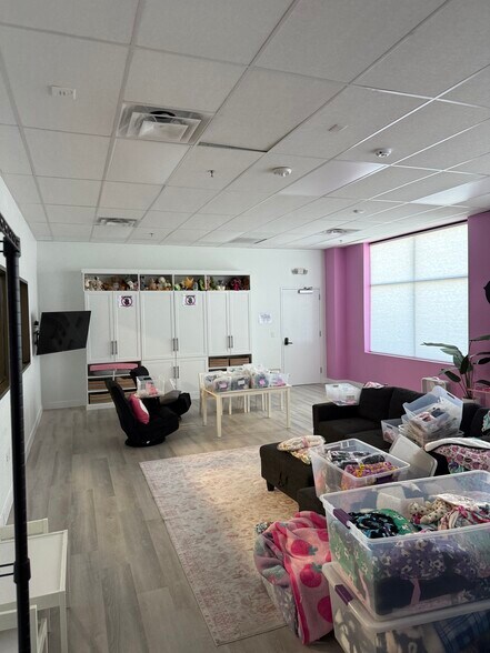 650 Industry Way, Prosper, TX à louer - Photo de l’immeuble – Image 3 sur 16