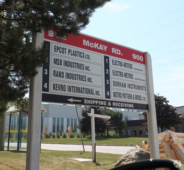 900 Mckay Rd, Pickering, ON à louer - Photo de l’immeuble – Image 2 sur 3