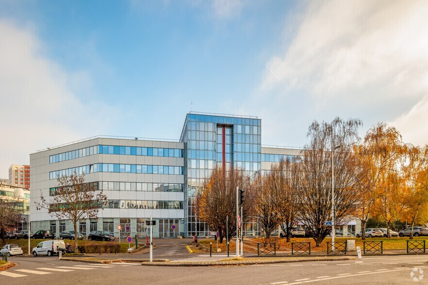215 Avenue Georges Clemenceau, Nanterre à louer - Photo de l’immeuble – Image 1 sur 4