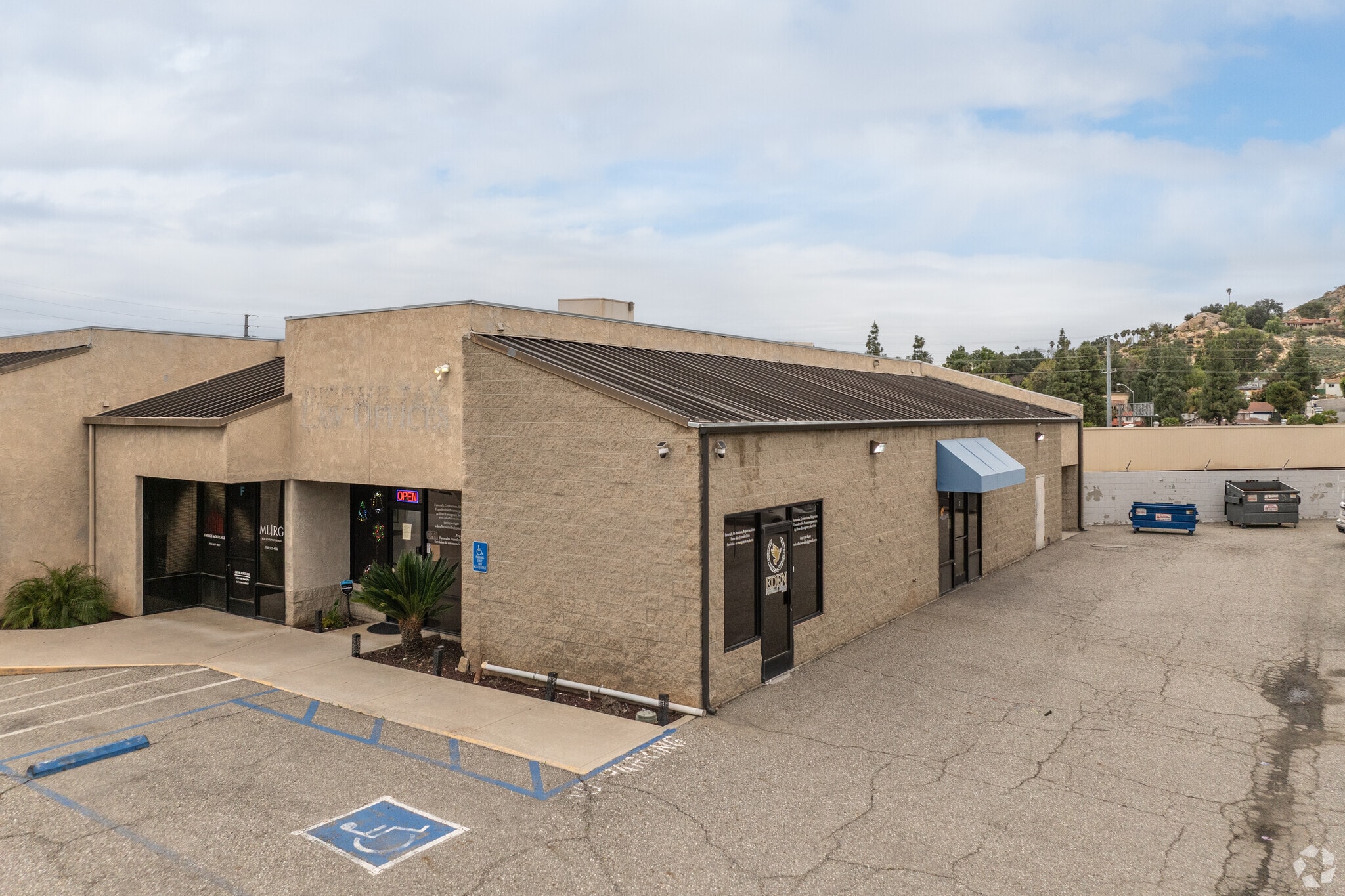 3333 Central Ave, Riverside, CA à louer Photo principale– Image 1 sur 5