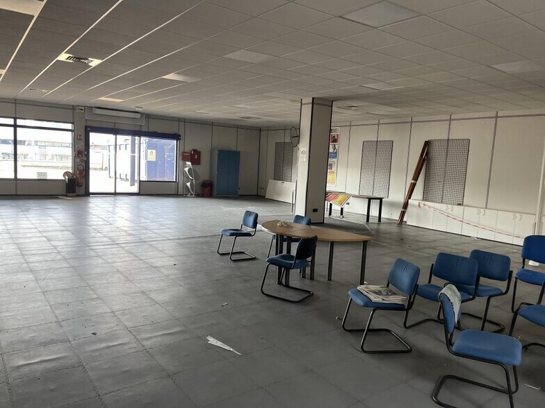 Bureau dans Saint-Étienne-Du-Rouvray à louer - Photo de l’immeuble – Image 2 sur 12