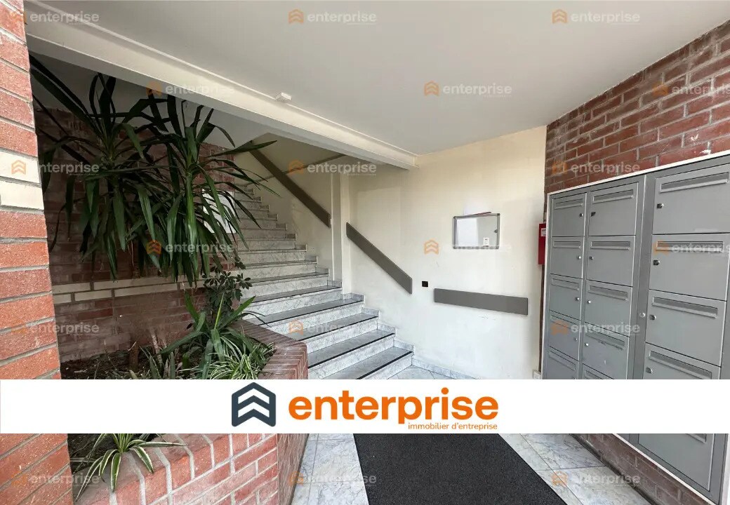 Bureau dans Villeneuve-d'Ascq à vendre Hall d’entrée– Image 1 sur 6