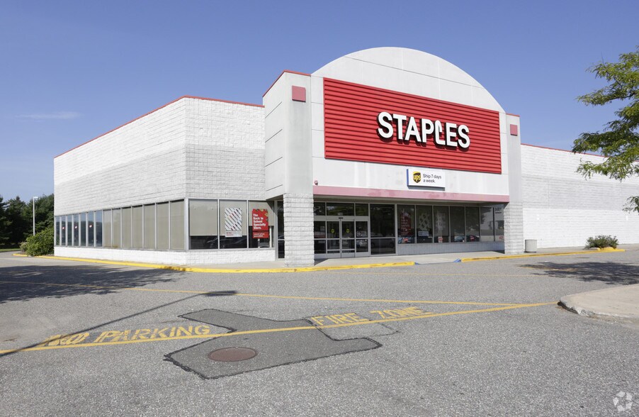 2100 Nesconset Hwy, Stony Brook, NY à louer - Photo de l’immeuble – Image 2 sur 4