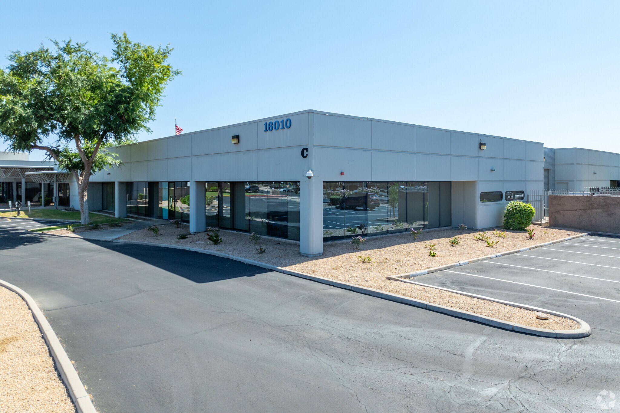 16010 N 28th Ave, Phoenix, AZ à louer Photo principale– Image 1 sur 6