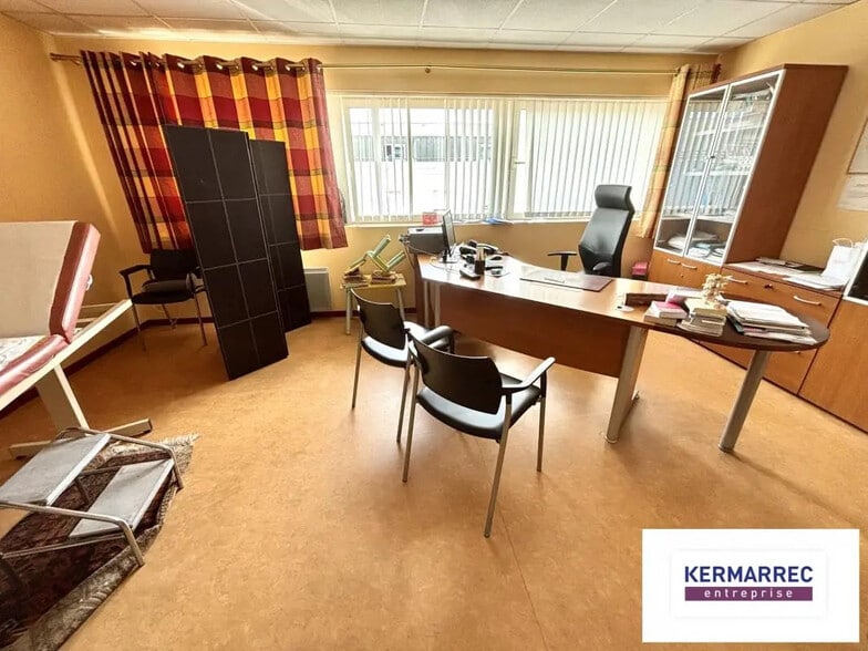 Bureau dans Séné à vendre - Photo de l’immeuble – Image 3 sur 3