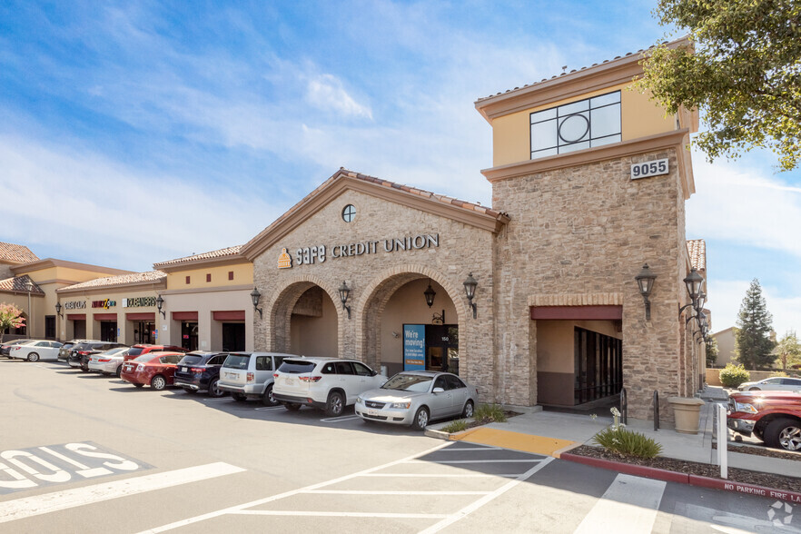 9035-9055 Woodcreek Oaks Blvd, Roseville, CA à louer - Photo de l’immeuble – Image 3 sur 5