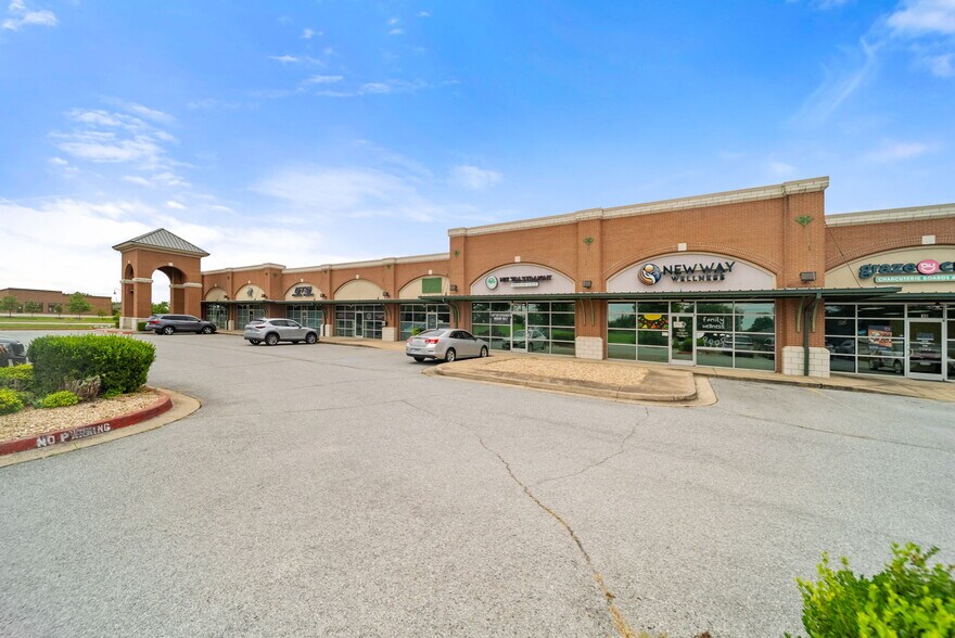 2200 SE J St, Bentonville, AR à louer - Photo de l’immeuble – Image 3 sur 6