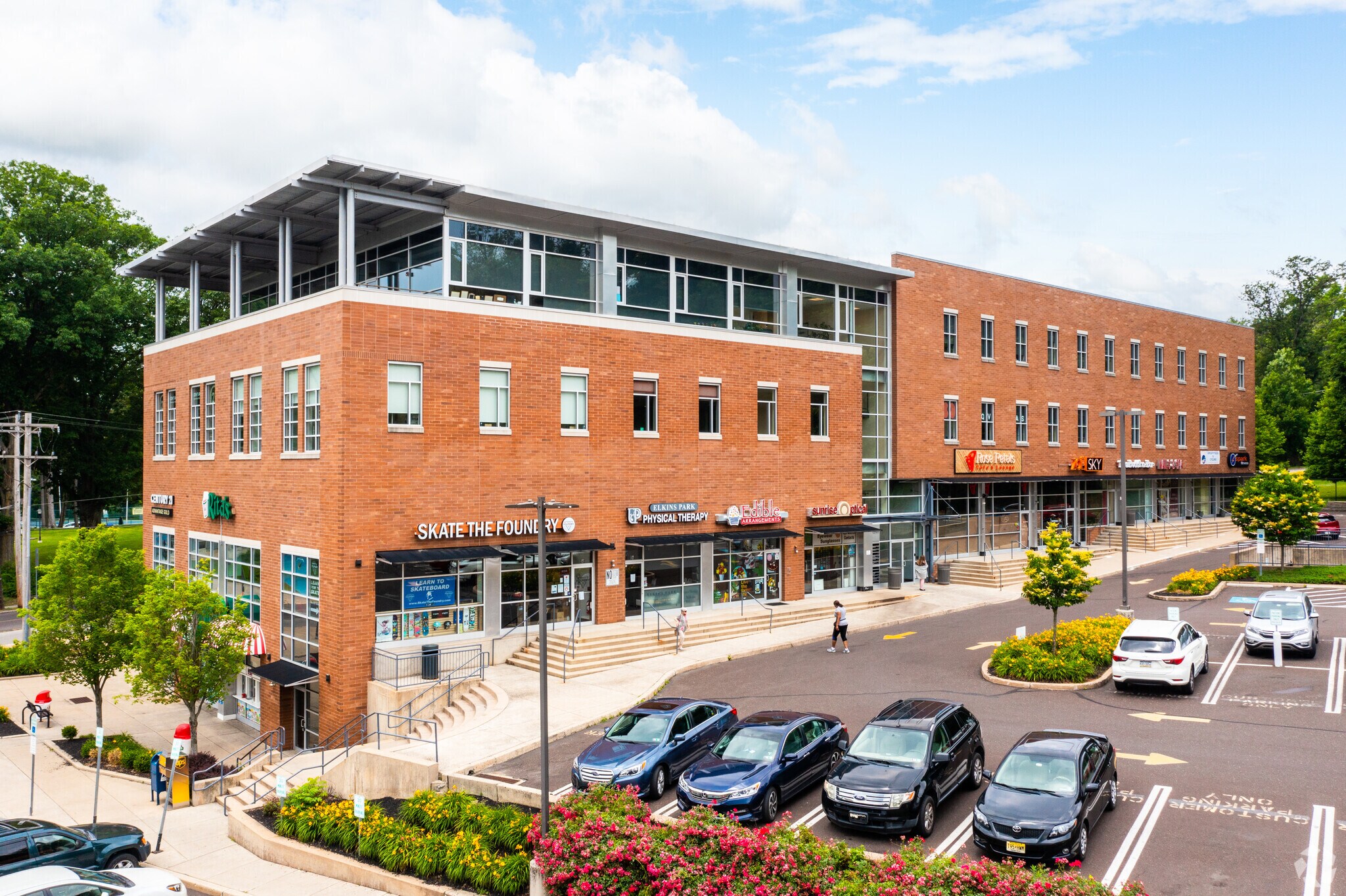 8120 Old York Rd, Elkins Park, PA à louer Photo principale– Image 1 sur 15