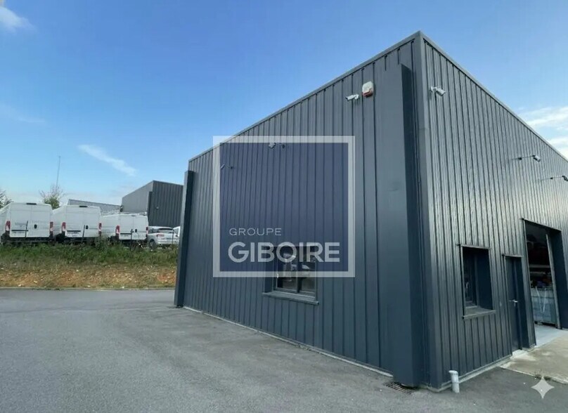 Industriel/Logistique dans Crevin à vendre - Photo de l’immeuble – Image 3 sur 7
