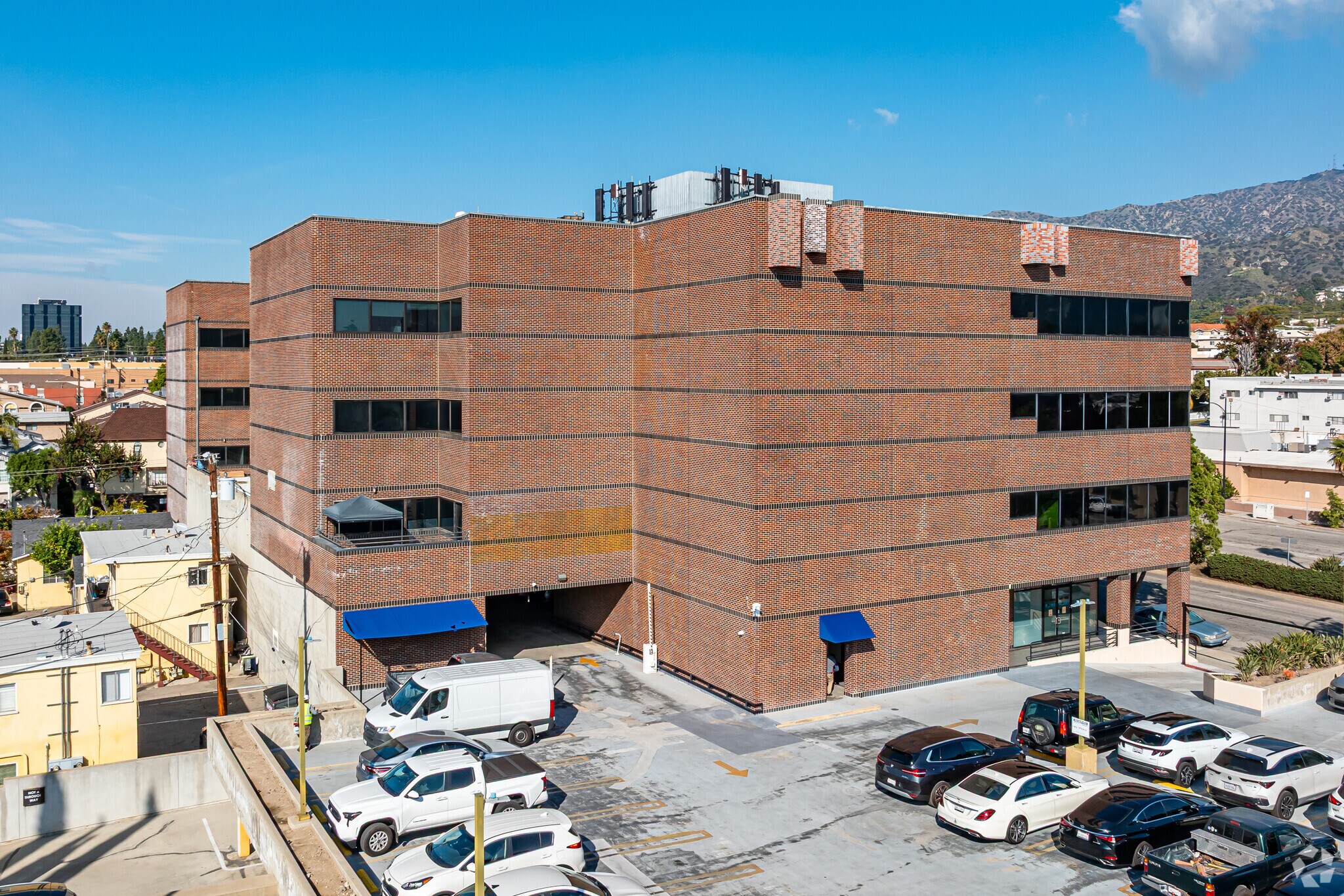 601 S Glenoaks Blvd, Burbank, CA à vendre Photo principale– Image 1 sur 1