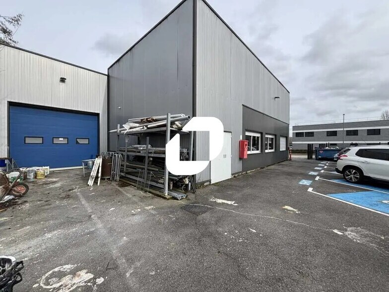 Local d'activités dans Guibeville à vendre - Photo de l’immeuble – Image 1 sur 13