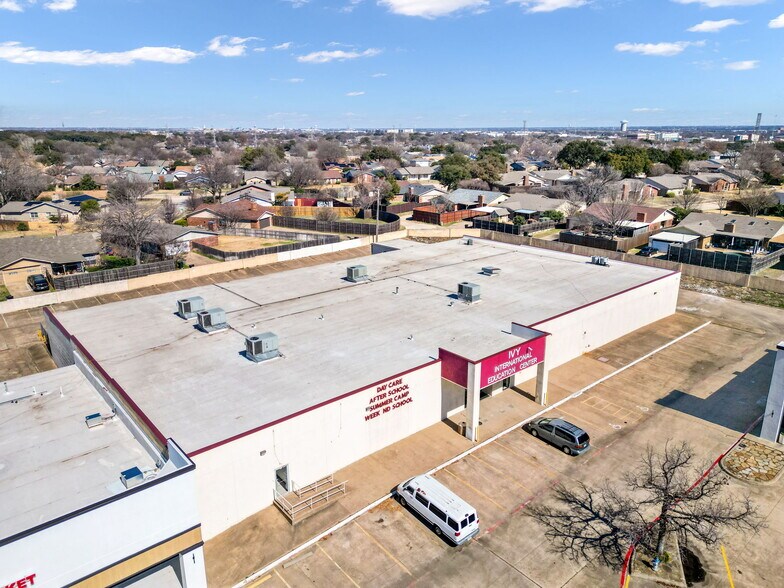 903 W Parker Rd, Plano, TX à vendre - Photo de l’immeuble – Image 1 sur 24