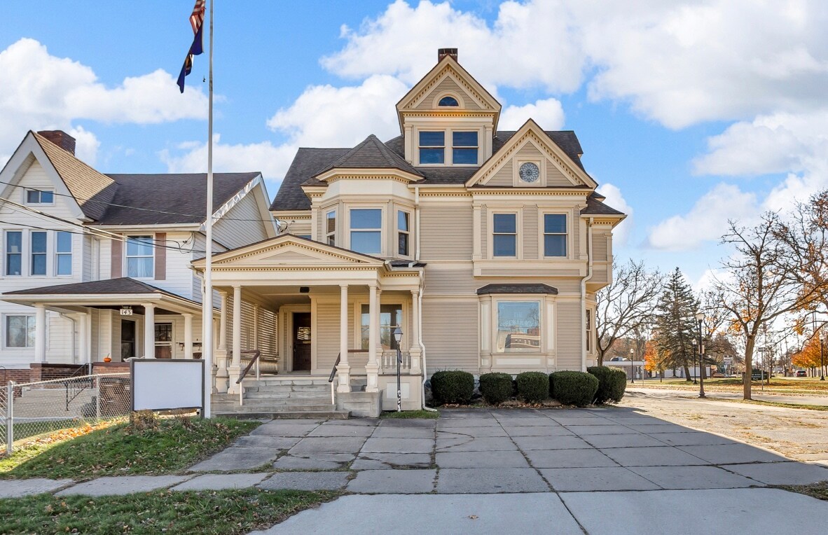 601 S Jackson St, Jackson, MI à vendre Photo principale– Image 1 sur 54