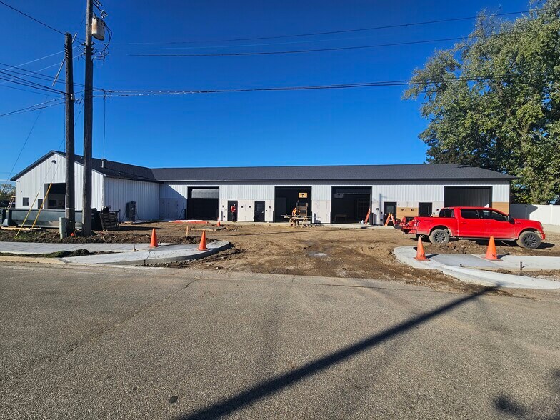 3270 Chicago Dr SW, Grandville, MI à louer - Photo de l’immeuble – Image 2 sur 6