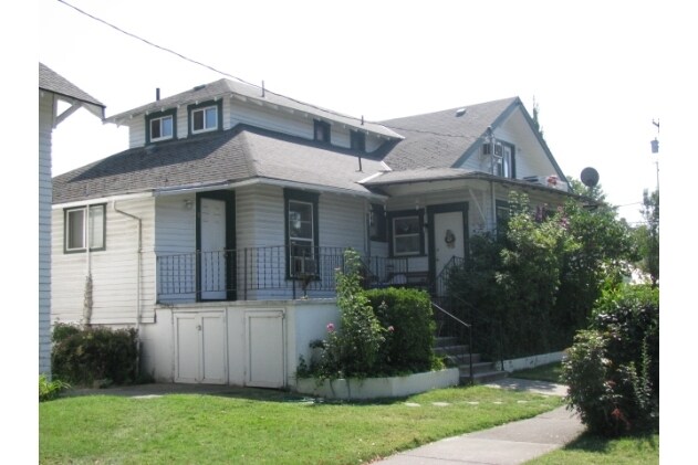 1222 W Main St, Medford, OR à vendre Photo principale– Image 1 sur 4