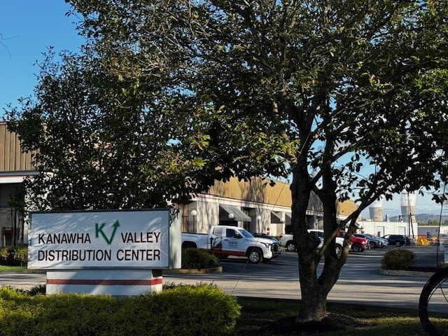 4200 1st Ave, Nitro, WV à vendre Photo de l’immeuble– Image 1 sur 25