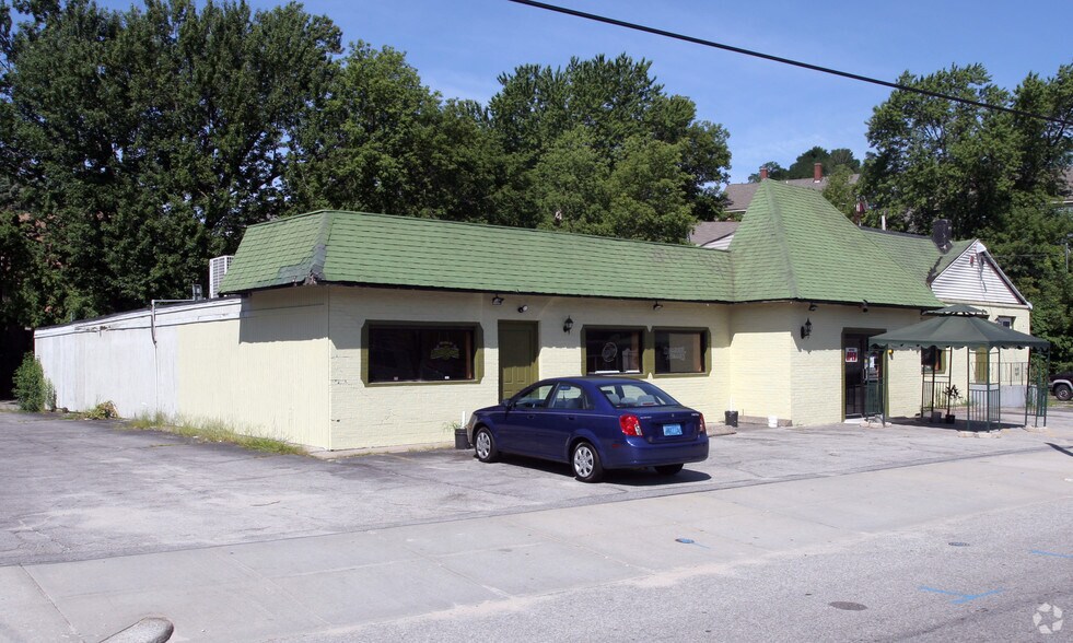 754 Front St, Woonsocket, RI à louer - Photo de l’immeuble – Image 2 sur 88