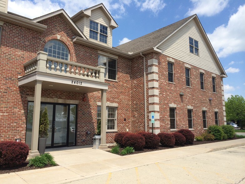 24012 W Renwick Rd, Plainfield, IL à louer - Photo de l’immeuble – Image 1 sur 9