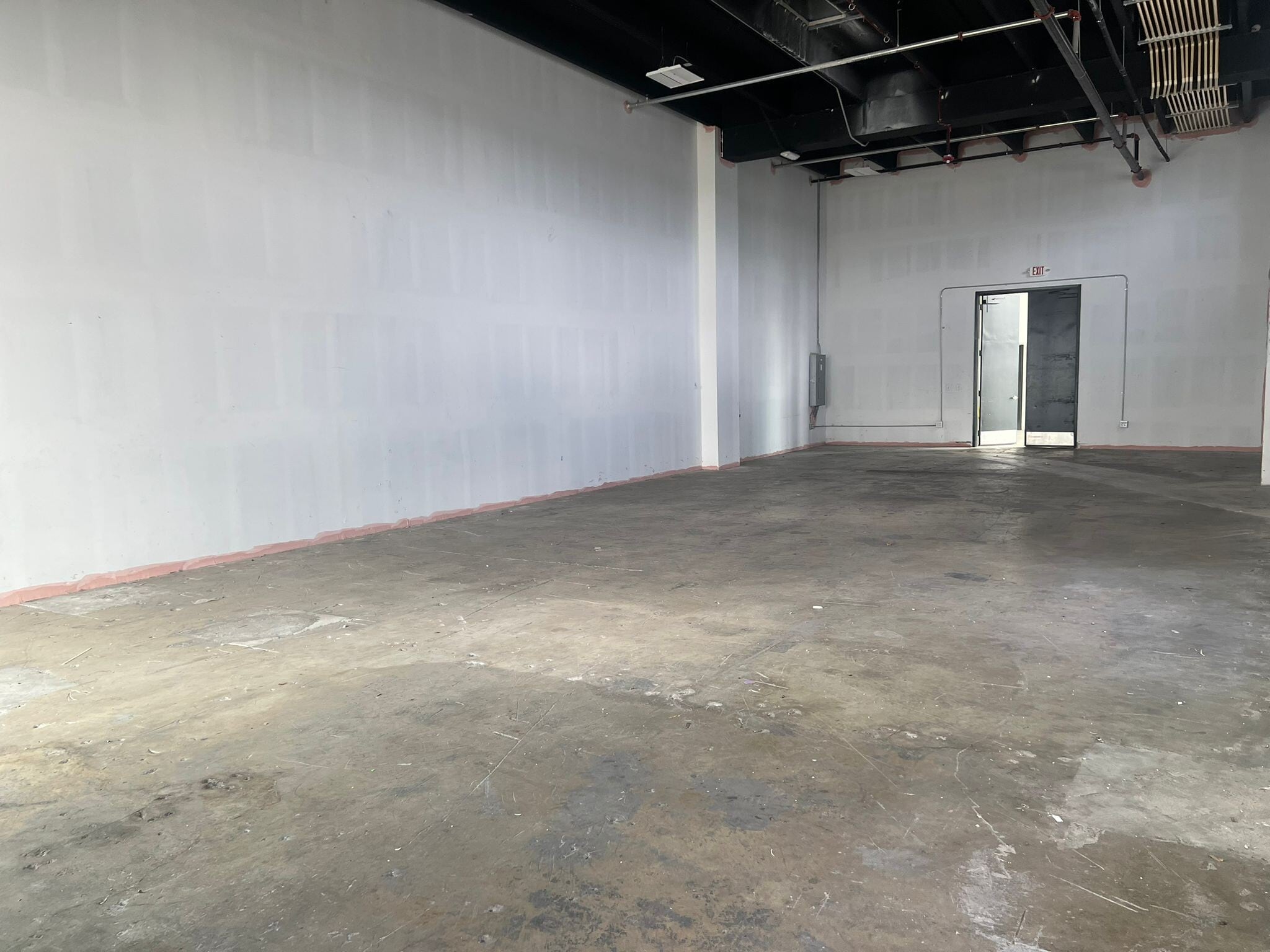 2300-2340 W 8th Ave, Hialeah, FL à louer Photo intérieure– Image 1 sur 8