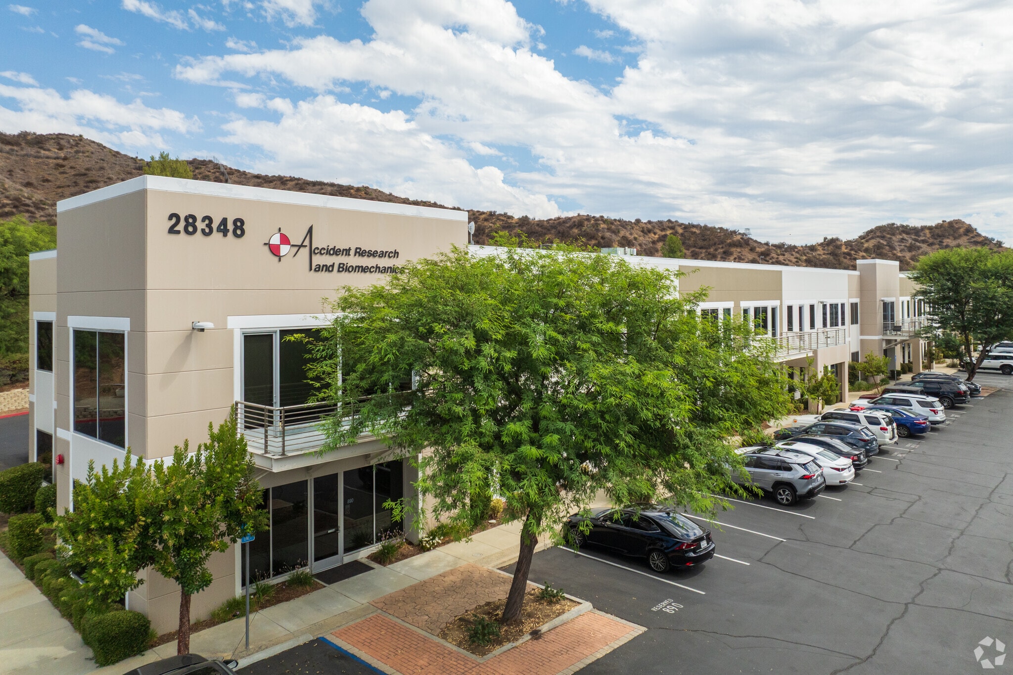 28348 Constellation Rd, Valencia, CA à louer Photo principale– Image 1 sur 20