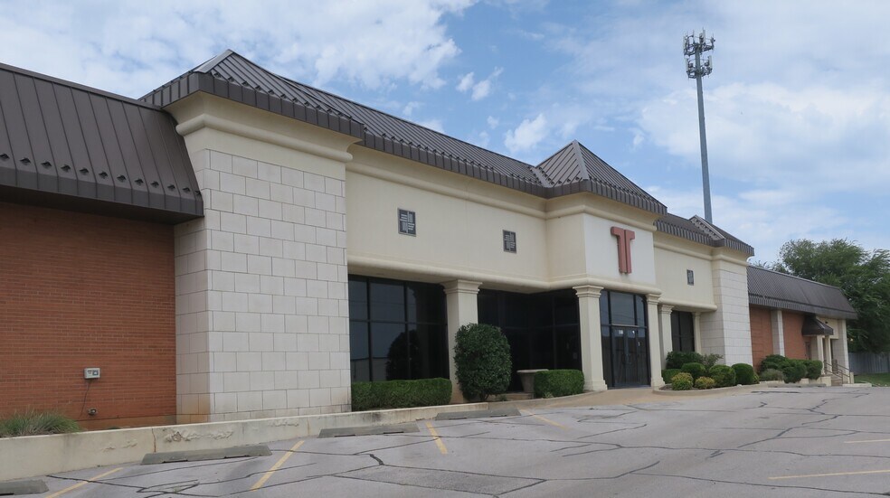 4701 N Stiles Ave, Oklahoma City, OK à vendre - Photo de l’immeuble – Image 2 sur 10