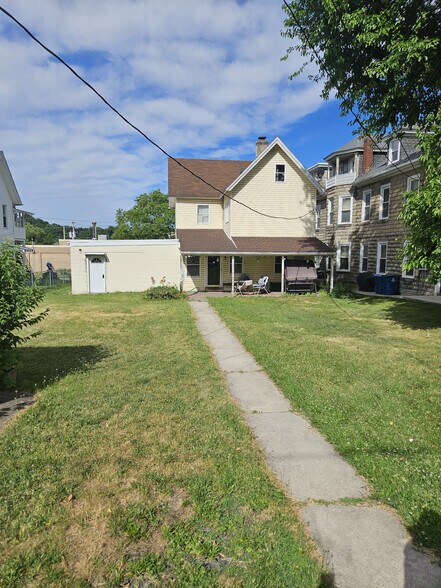1813 Main St, Northampton, PA à vendre - Photo de l’immeuble – Image 1 sur 3