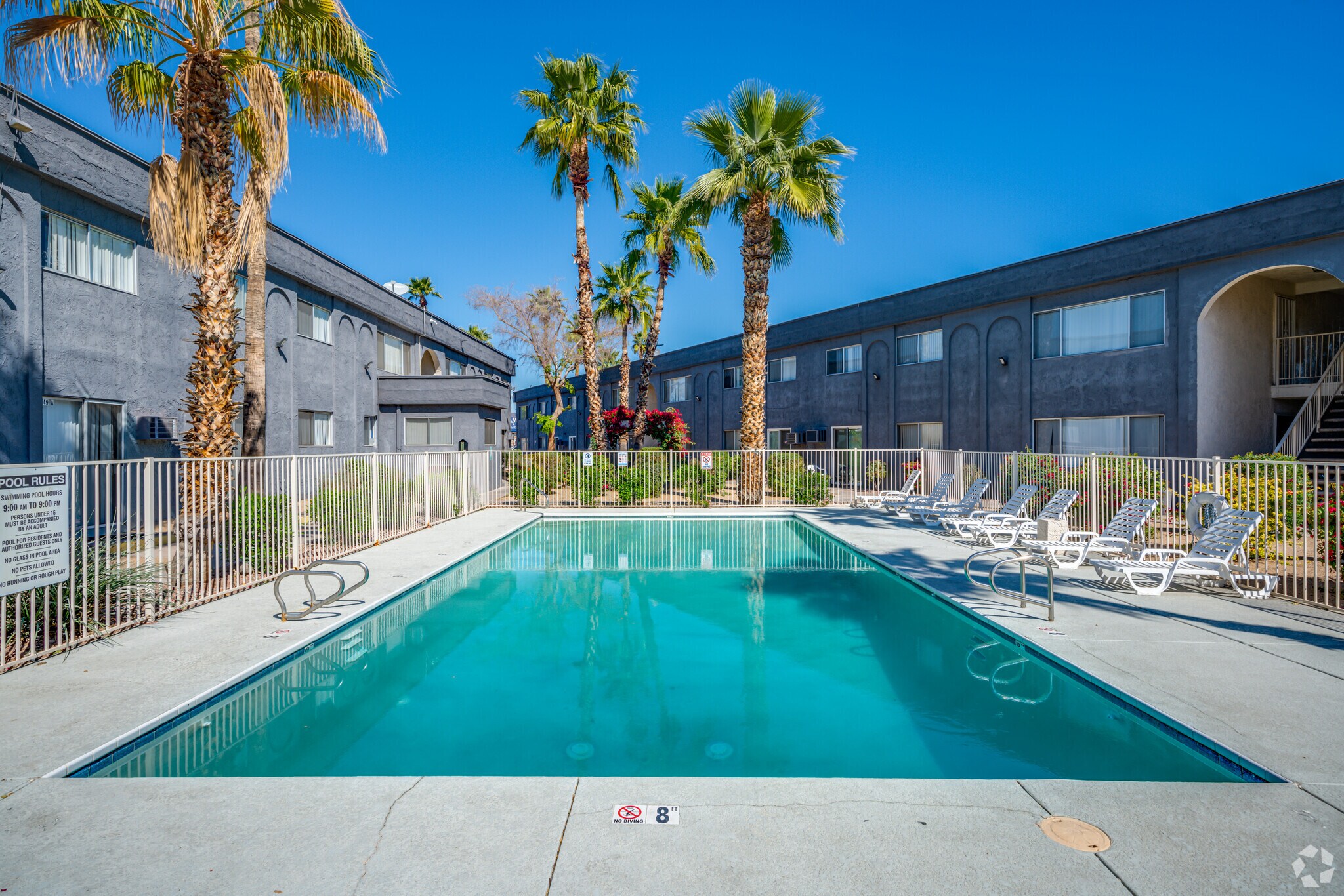 2641 W Butler Dr, Phoenix, AZ à vendre Photo de l’immeuble– Image 1 sur 11