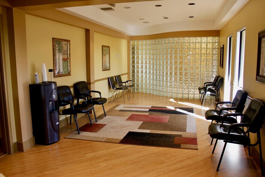 3355 Burns Rd, Palm Beach Gardens, FL à louer - Hall d’entrée – Image 3 sur 6