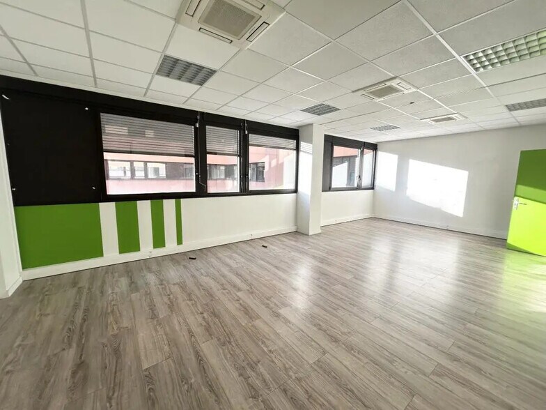 Bureau dans Lyon à louer - Photo de l’immeuble – Image 3 sur 13