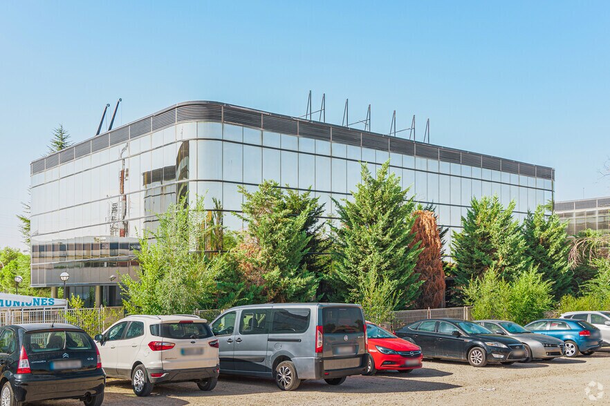 Bureau dans Villaviciosa de Odón, Madrid à louer - Photo principale – Image 2 sur 19