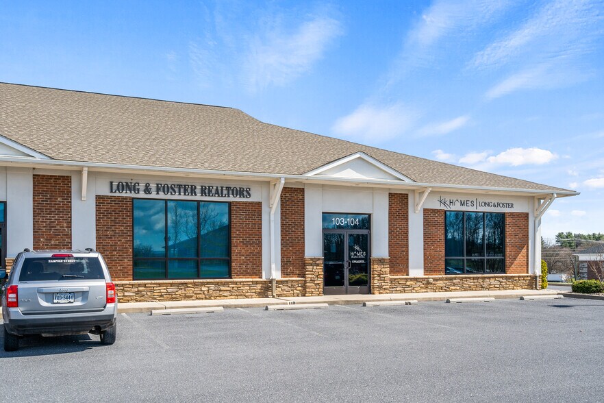 16 Gosnell, Staunton, VA à vendre - Photo de l’immeuble – Image 3 sur 80