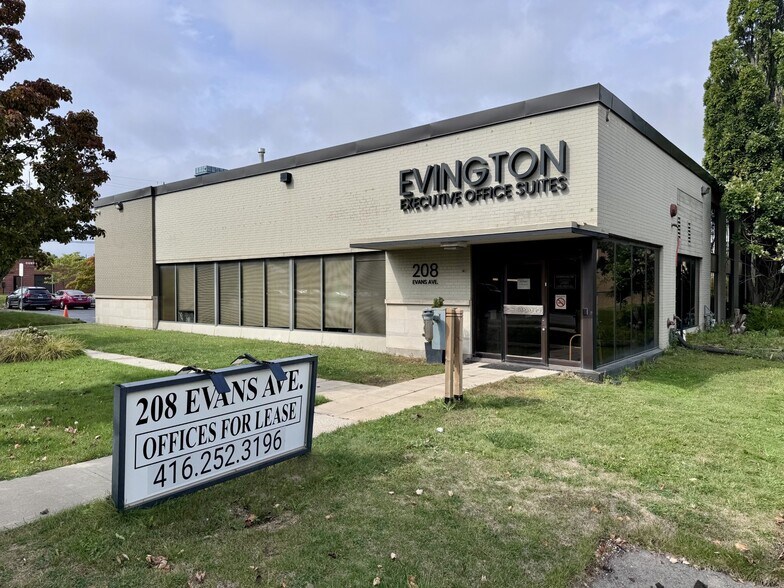 208 Evans Ave, Toronto, ON à louer - Photo de l’immeuble – Image 2 sur 8