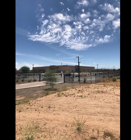 13886 Central Rd, Apple Valley, CA à louer - Photo de l’immeuble – Image 3 sur 8