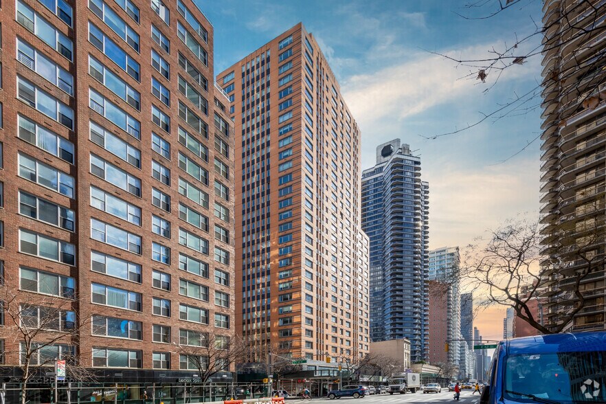 200 E 62nd St, New York, NY à louer - Photo de l’immeuble – Image 2 sur 4