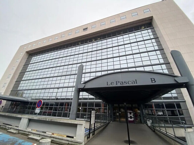 Bureau dans Créteil à louer - Photo de l’immeuble – Image 1 sur 2