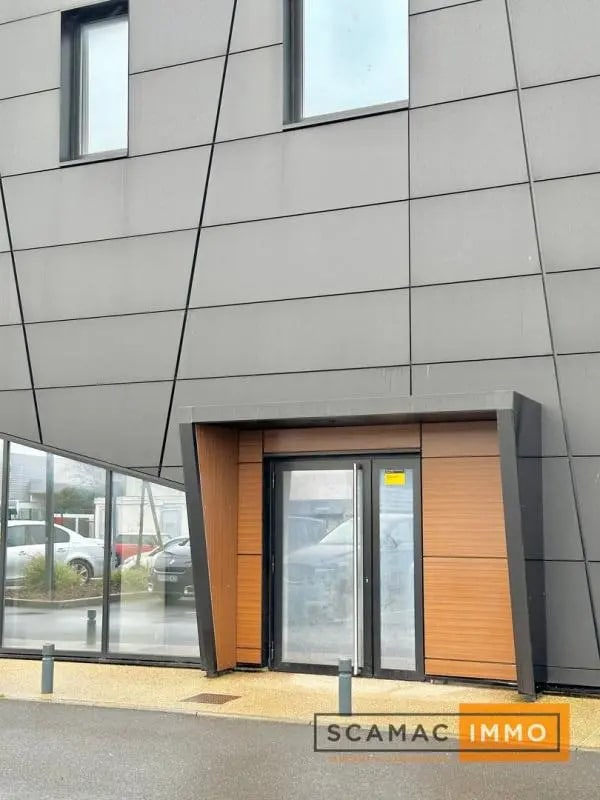 Plus de détails pour Bureau, Industriel/Logistique à louer